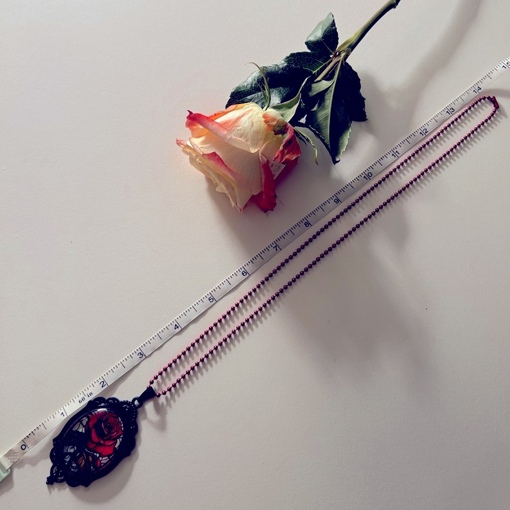 Necklace Gothic Framed Red Rose Black Metal oval 2.75” pendant 22”Red Ball chain - Picture 6 of 9